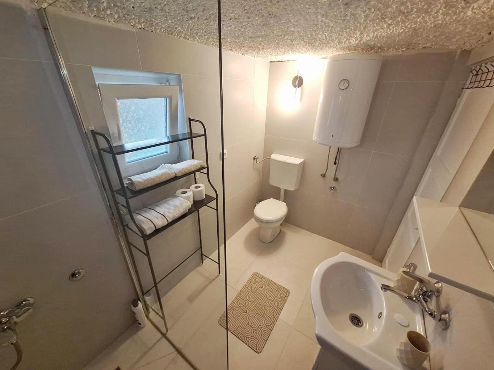 Fly & Stay Apartments Laktaši Eksteriør bilde