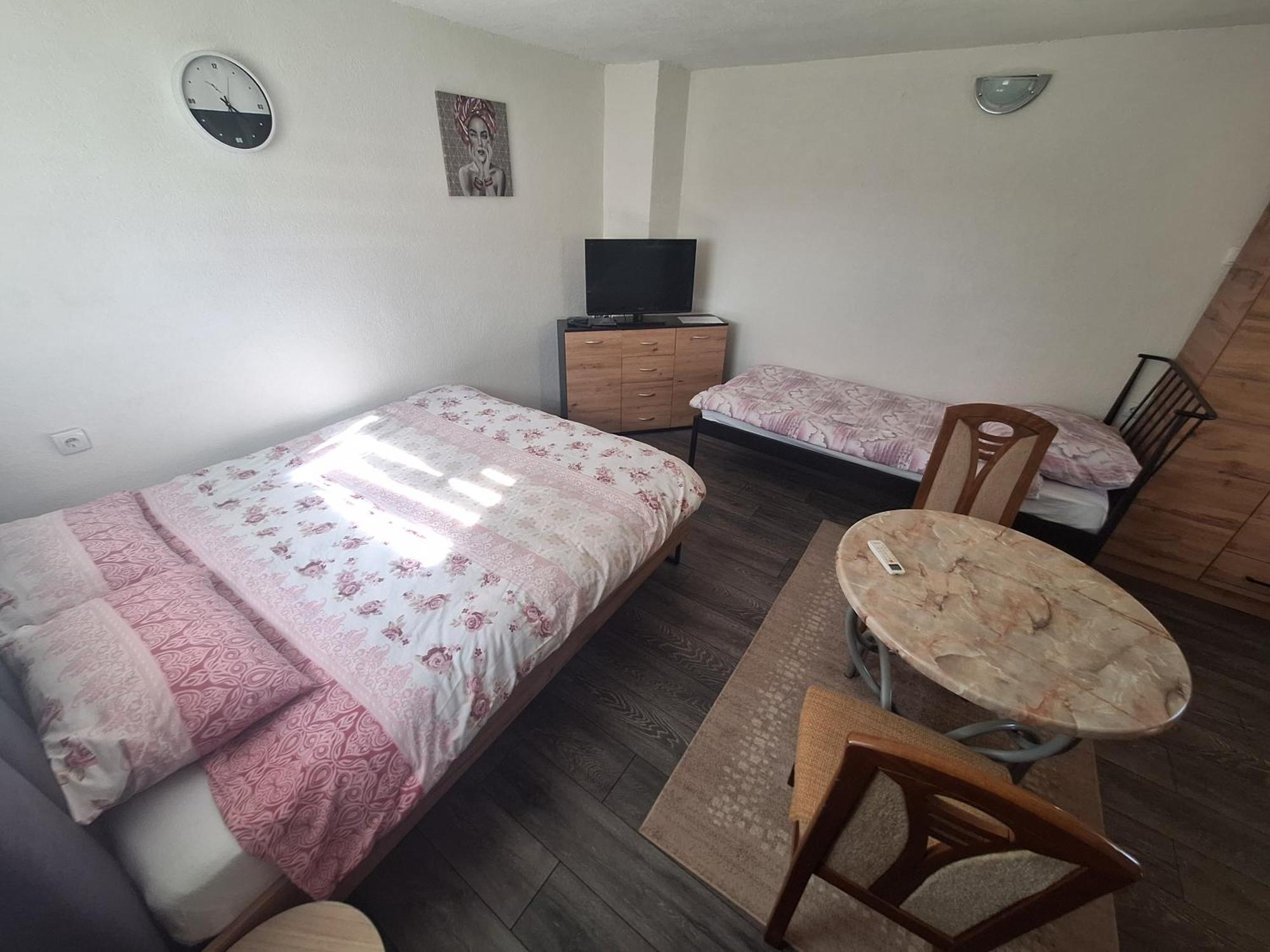 Fly & Stay Apartments Laktaši Eksteriør bilde